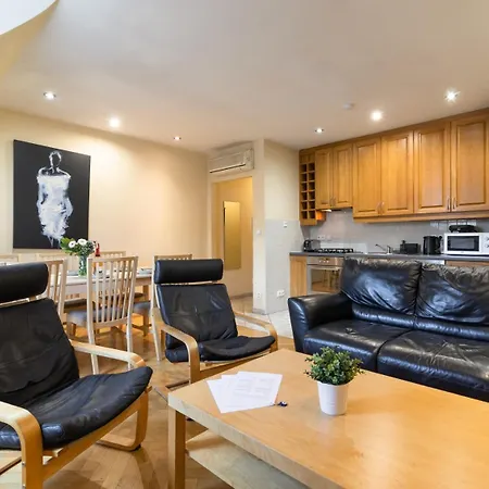 Duplex 2br W. Ac In New Town