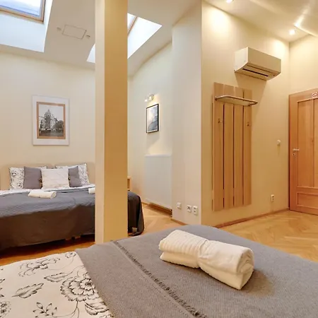 Duplex 2br W. Ac In New Town Apartamento Praga