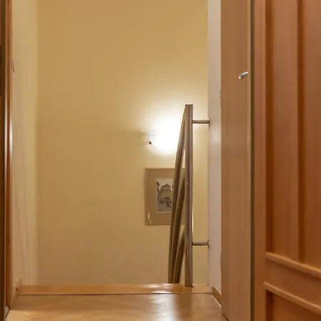 Duplex 2br W. Ac In New Town